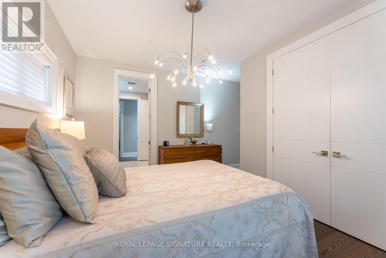 Photo 29 of 1449 Crescent Road, Mississauga ON
