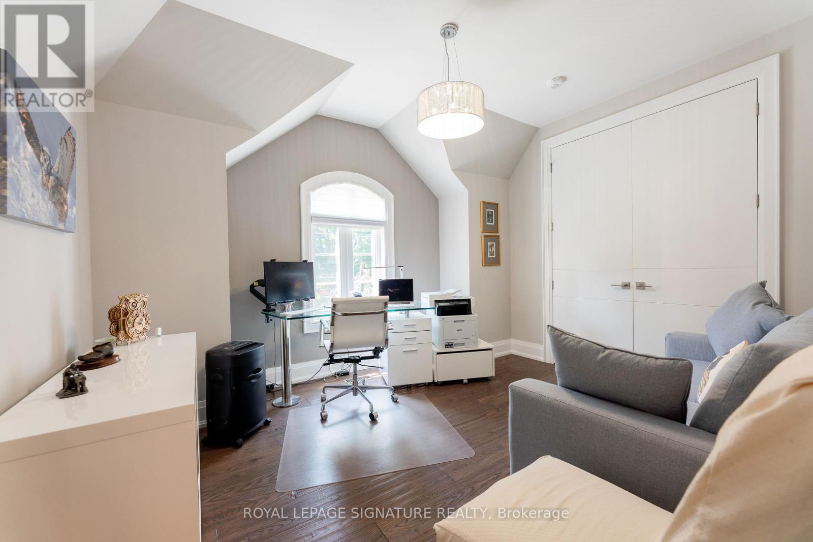 Photo 30 of 1449 Crescent Road, Mississauga ON