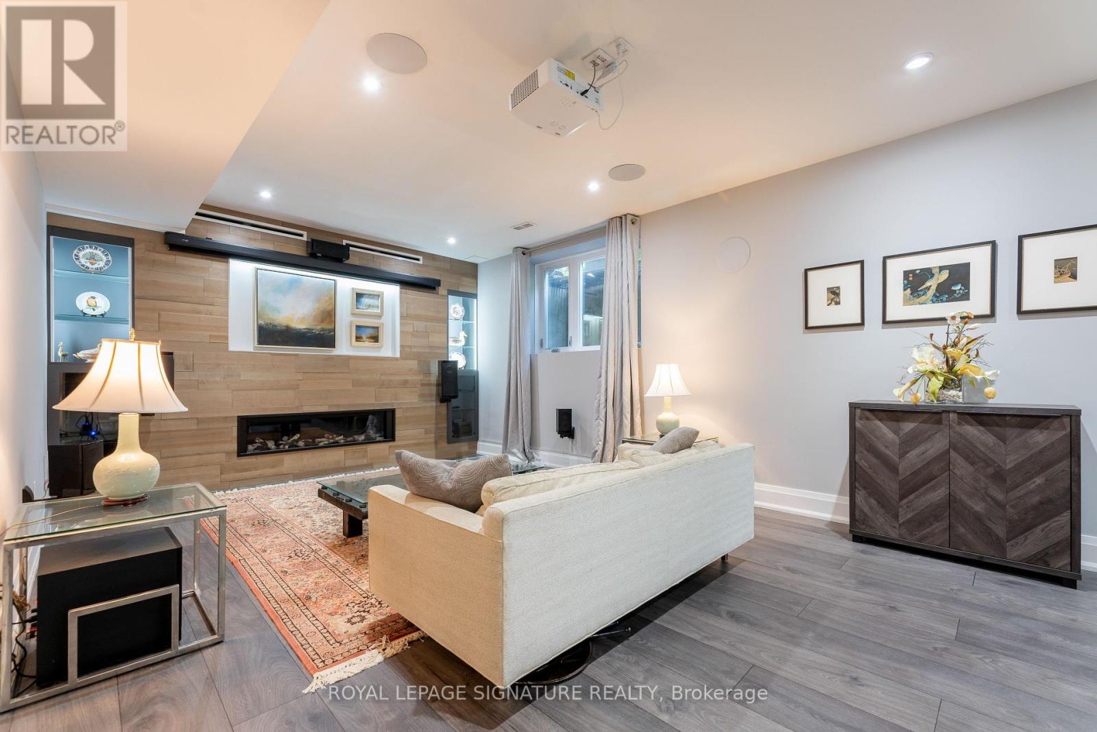 Photo 2 of 1449 Crescent Road, Mississauga ON