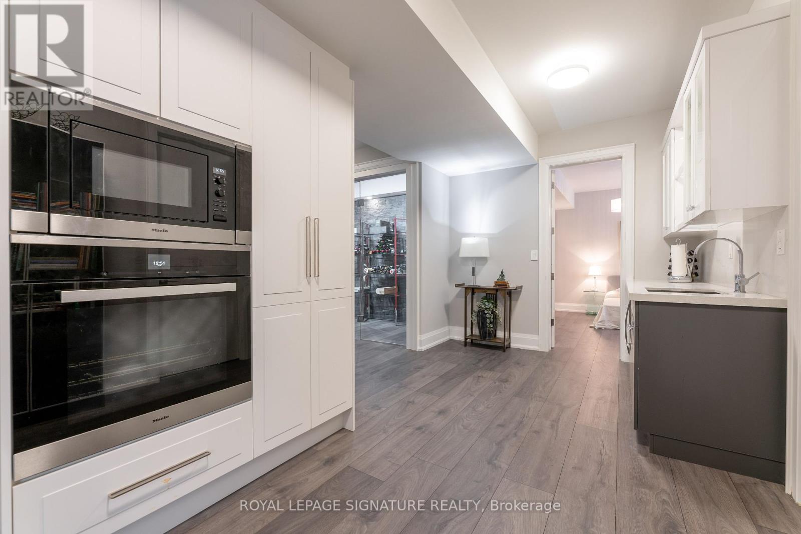 Photo 1 of 1449 Crescent Road, Mississauga ON