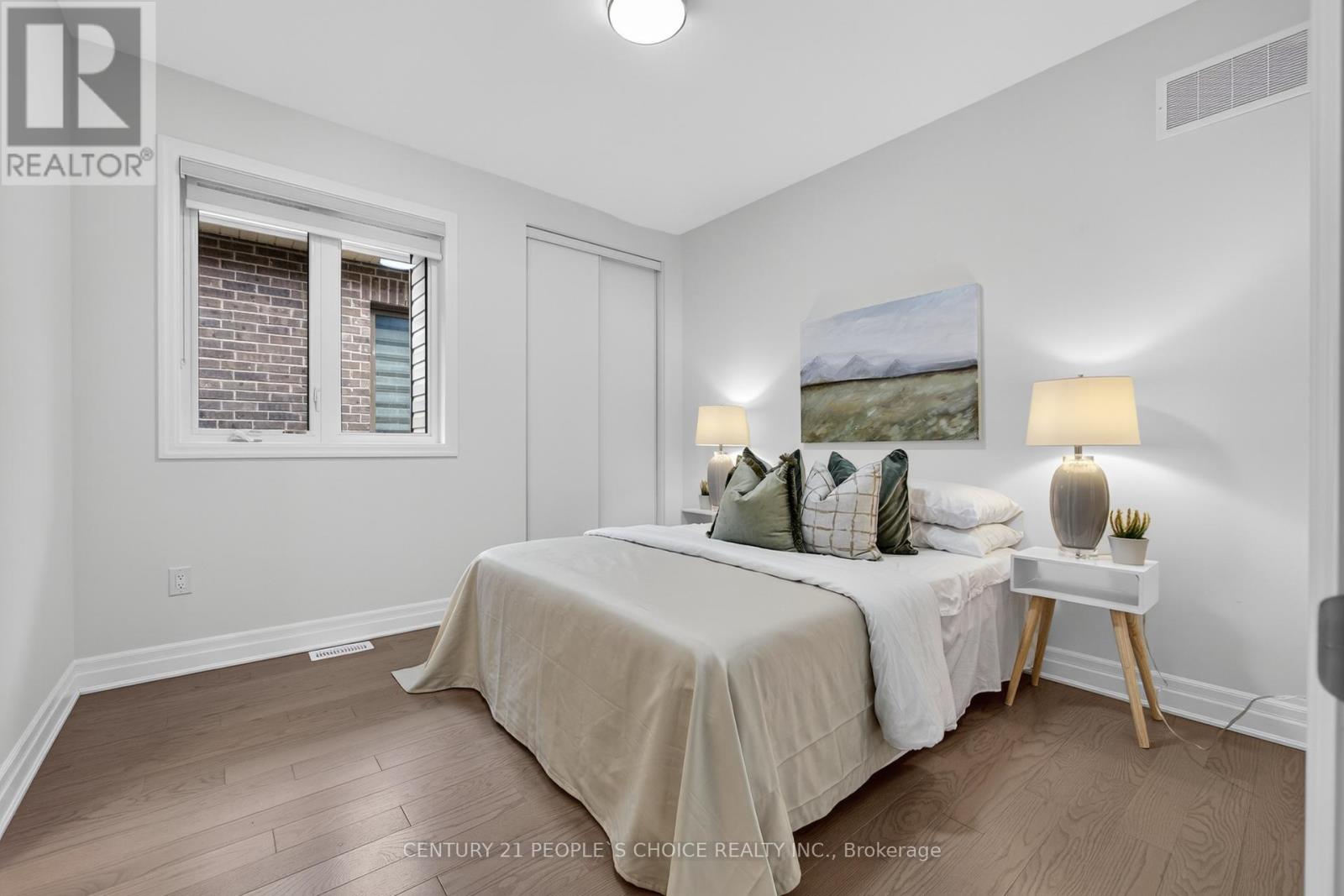 Photo 6 of 1297 Manitou Way, Milton ON