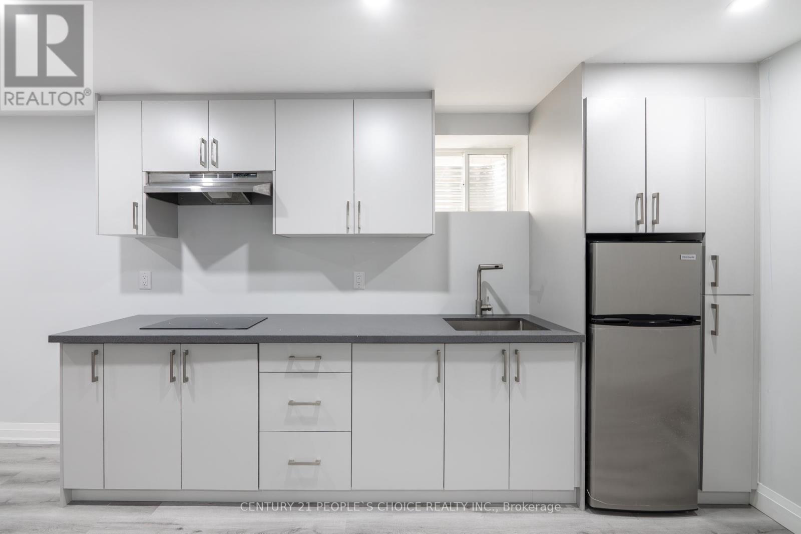 Photo 33 of 1297 Manitou Way, Milton ON
