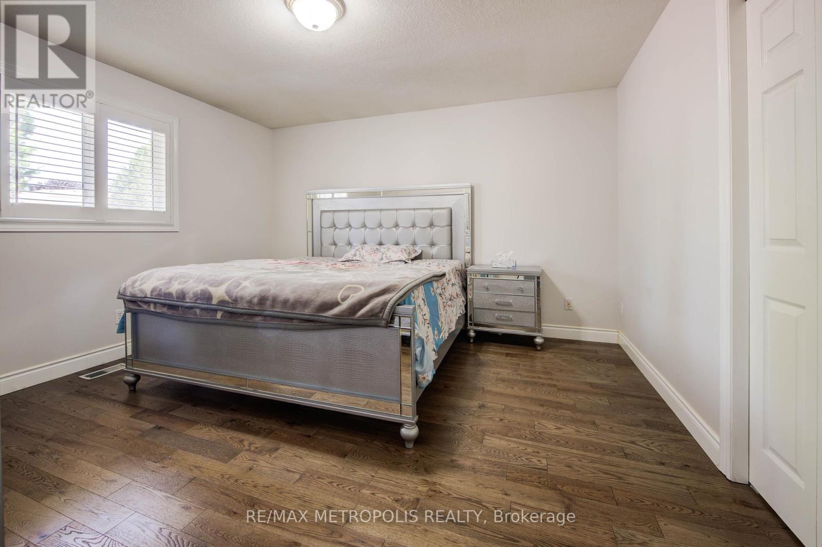 Photo 22 of 258 Saginaw Parkway, Cambridge ON