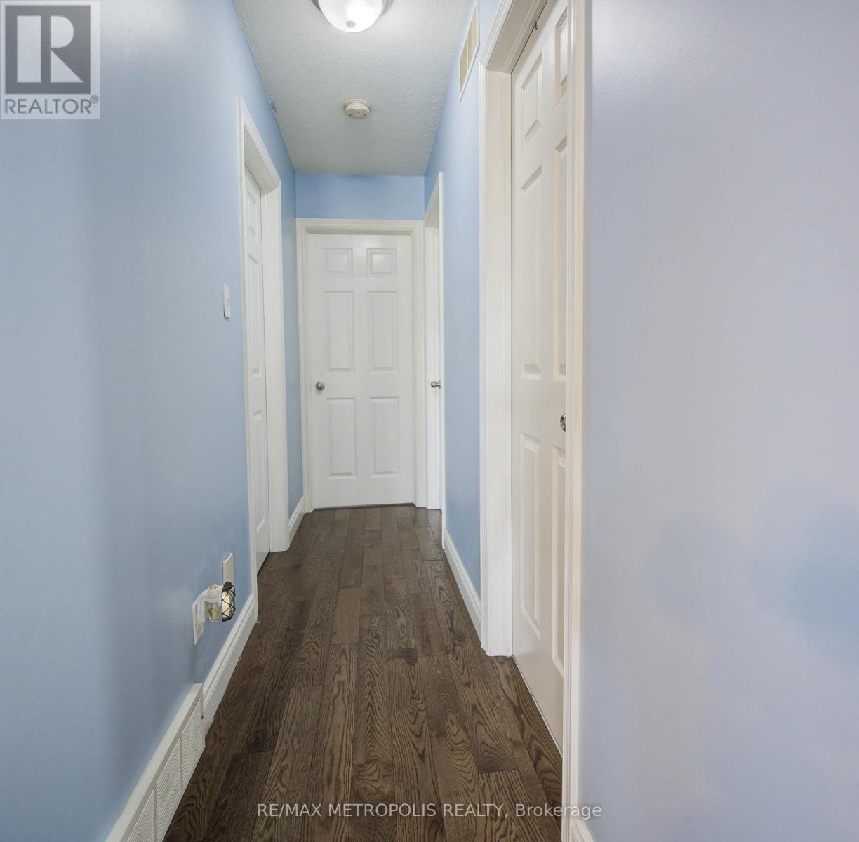 Photo 16 of 258 Saginaw Parkway, Cambridge ON