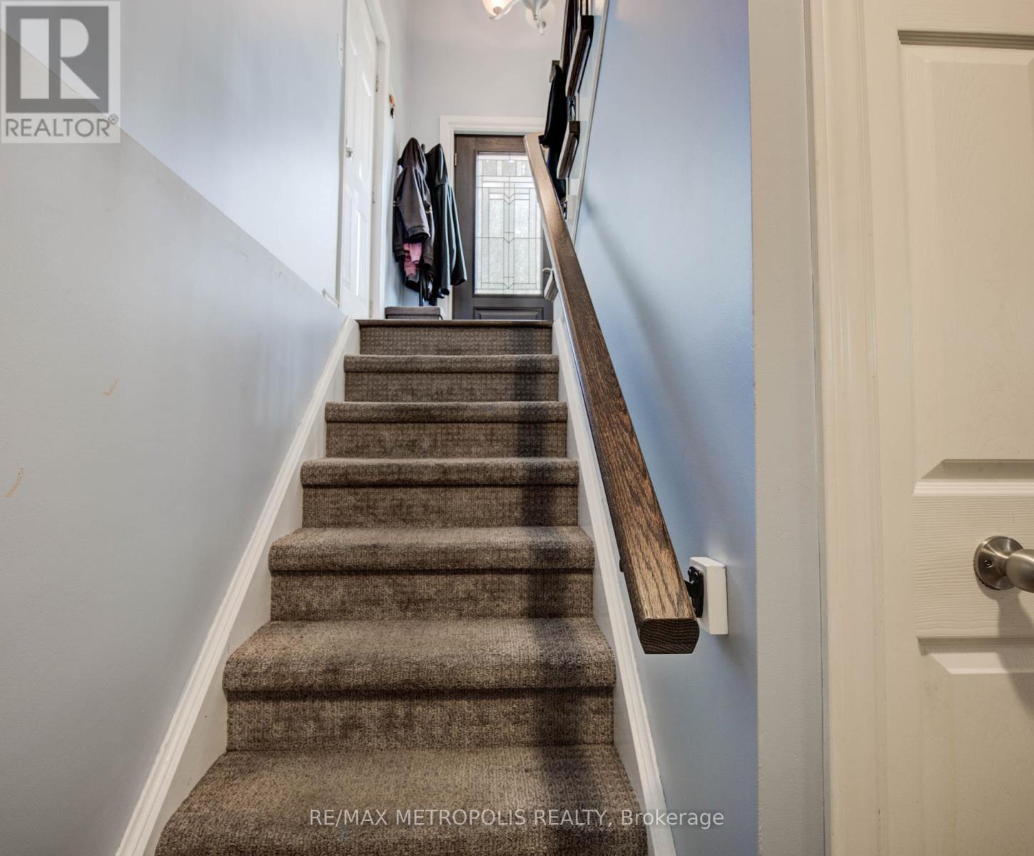 Photo 24 of 258 Saginaw Parkway, Cambridge ON