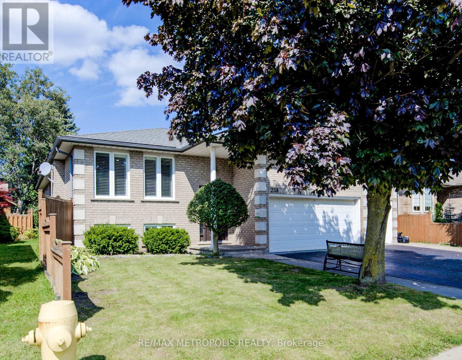 Photo 14 of 258 Saginaw Parkway, Cambridge ON