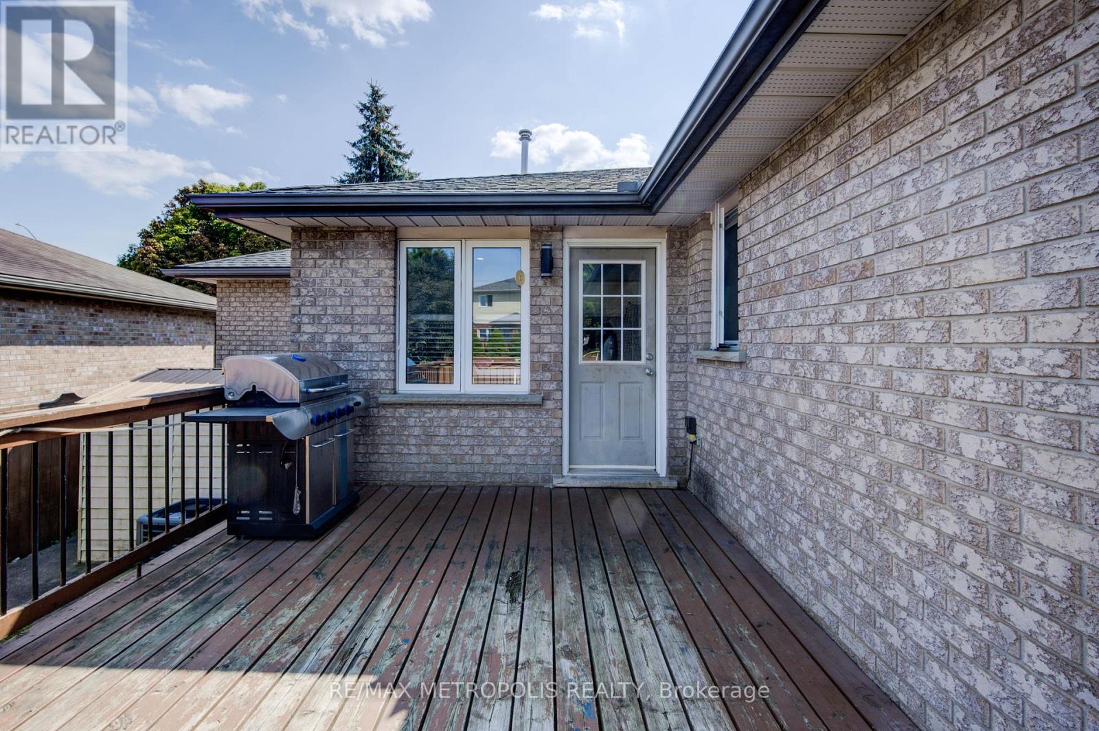 Photo 29 of 258 Saginaw Parkway, Cambridge ON