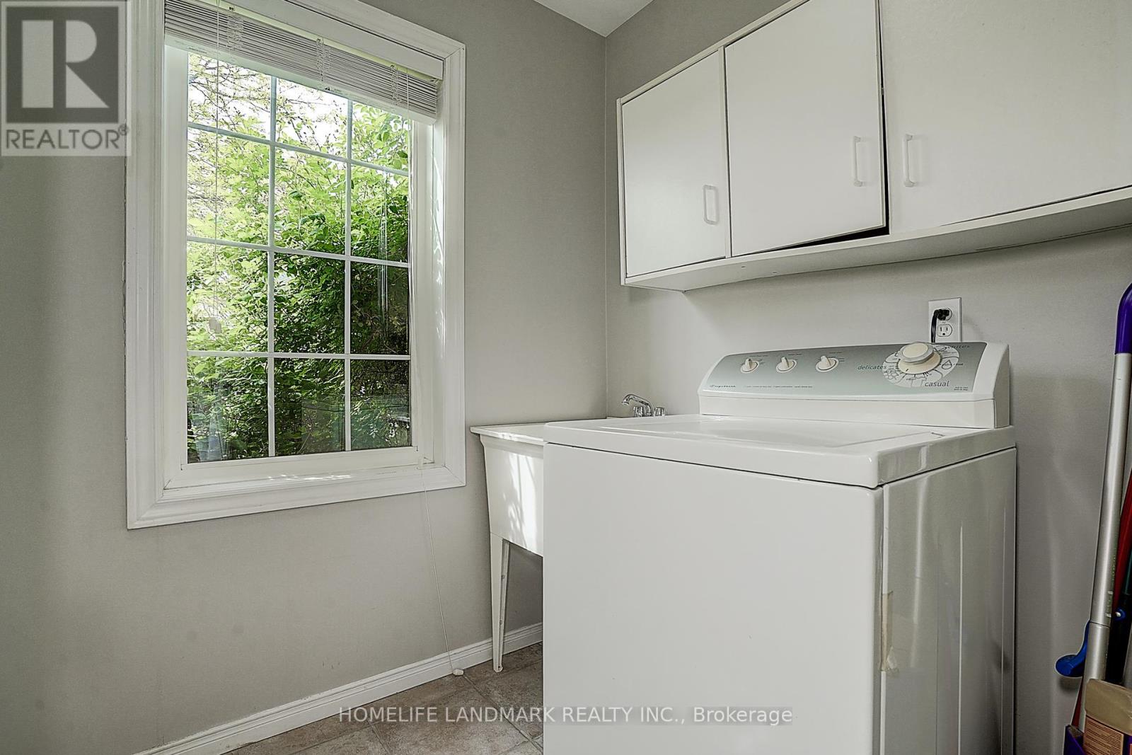 Photo 34 of 93 Pelham Drive, Hamilton ON