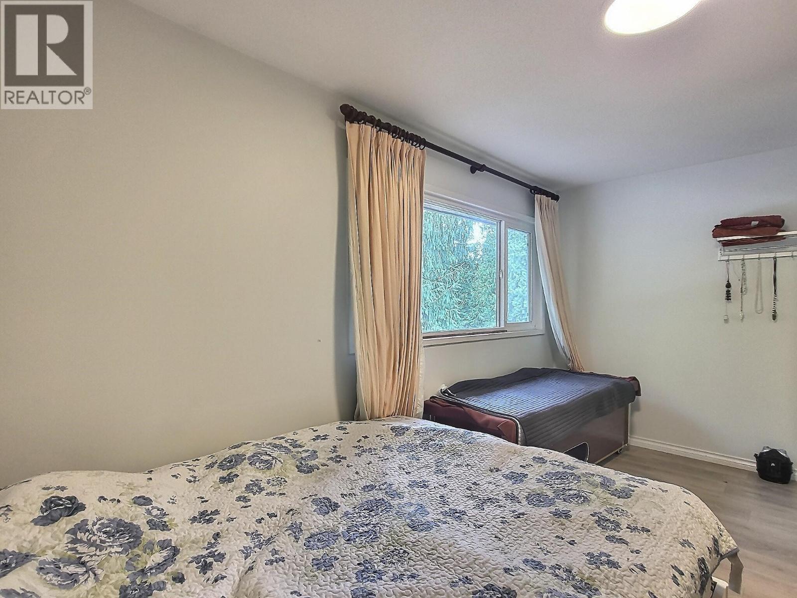 Photo 9 of 6878 Arlington Street, Vancouver BC