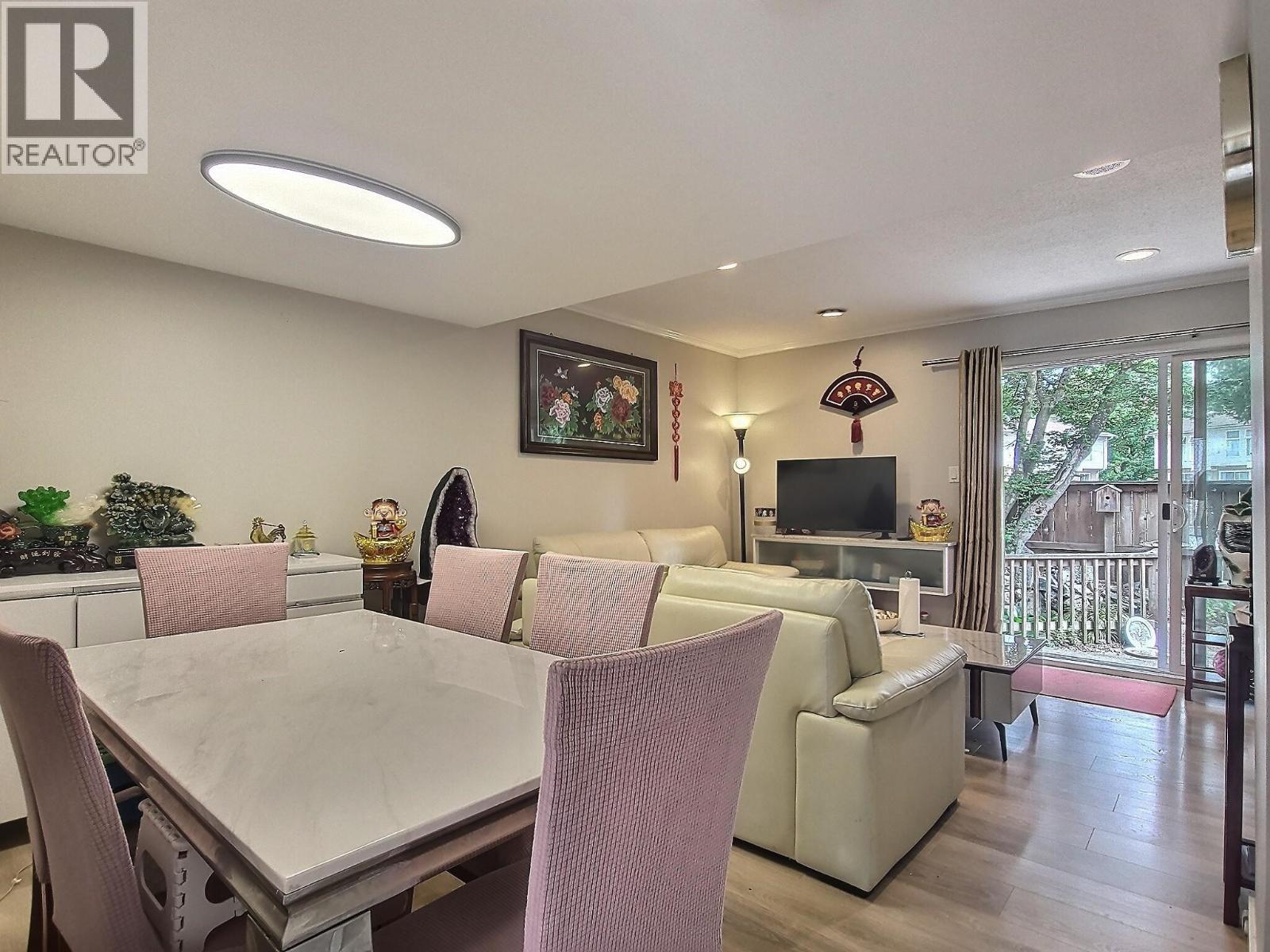 Photo 4 of 6878 Arlington Street, Vancouver BC