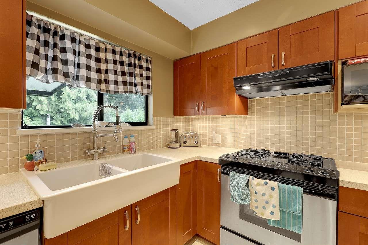 Photo 15 of 10950 Oriole Drive, Surrey BC