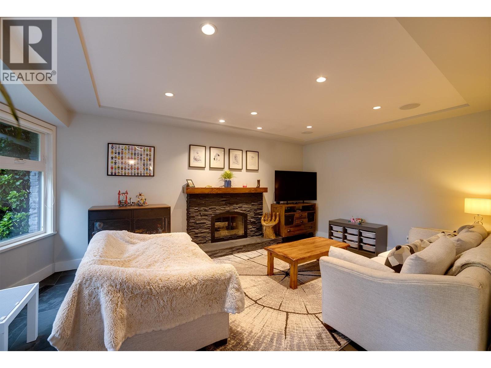 Photo 4 of 4903 3 Avenue, Delta BC