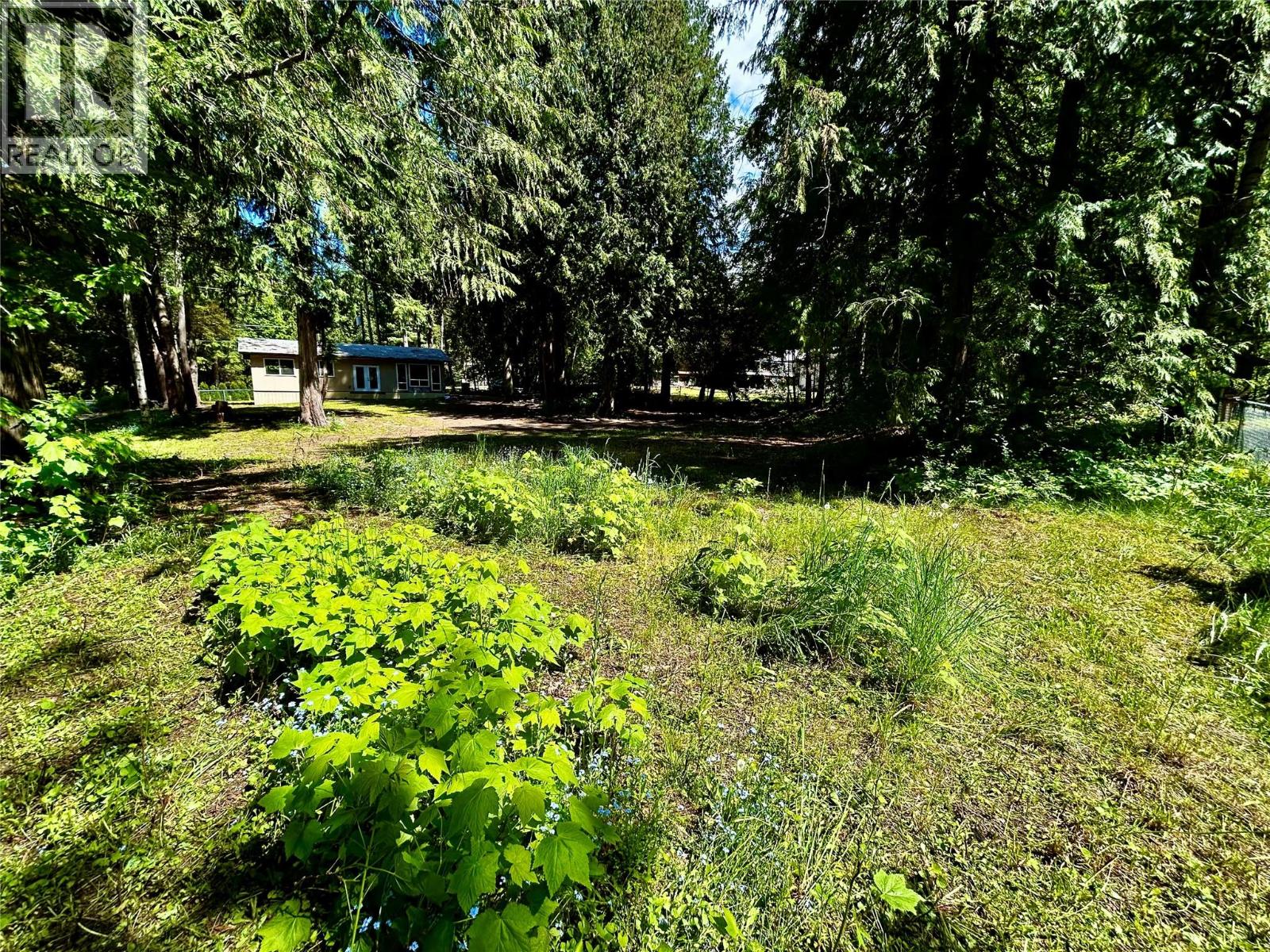 Photo 12 of 650 Swansea Point Road, Swansea Point BC