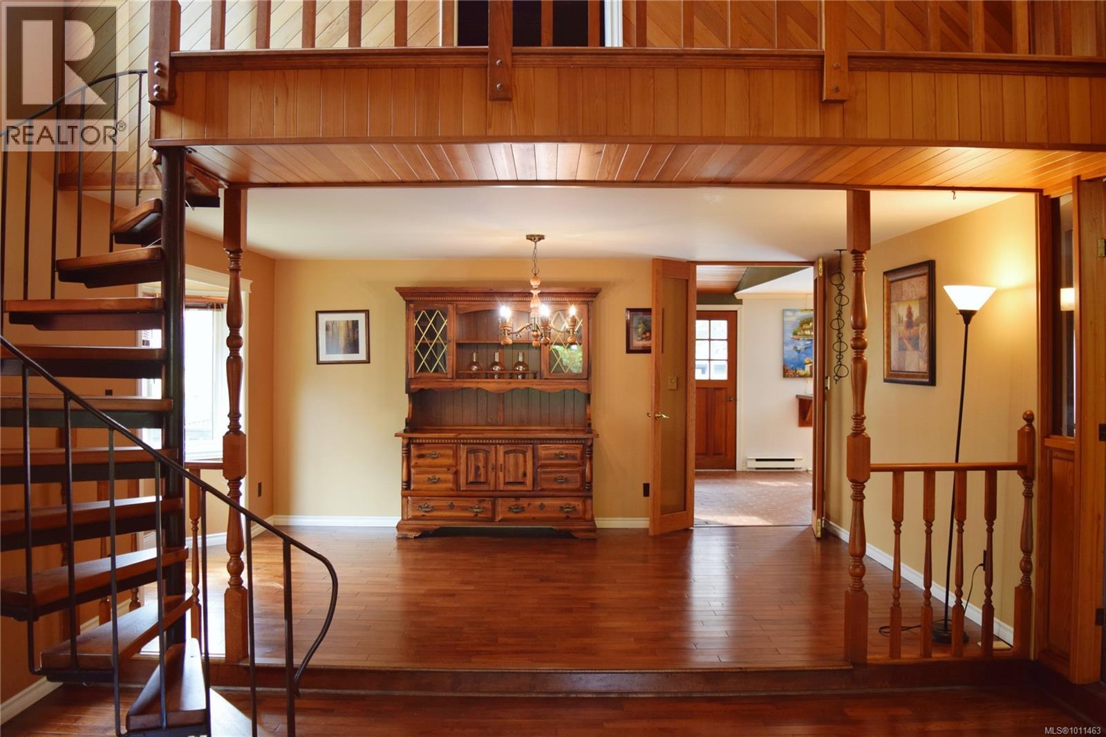 Photo 17 of 1568 Eric Rd, Saanich BC