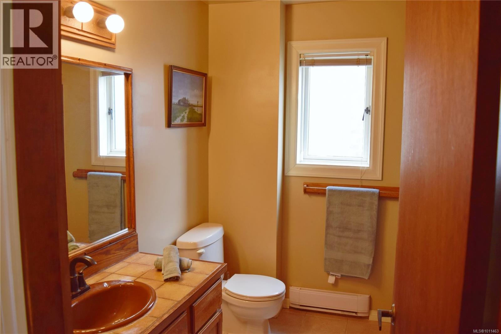 Photo 38 of 1568 Eric Rd, Saanich BC