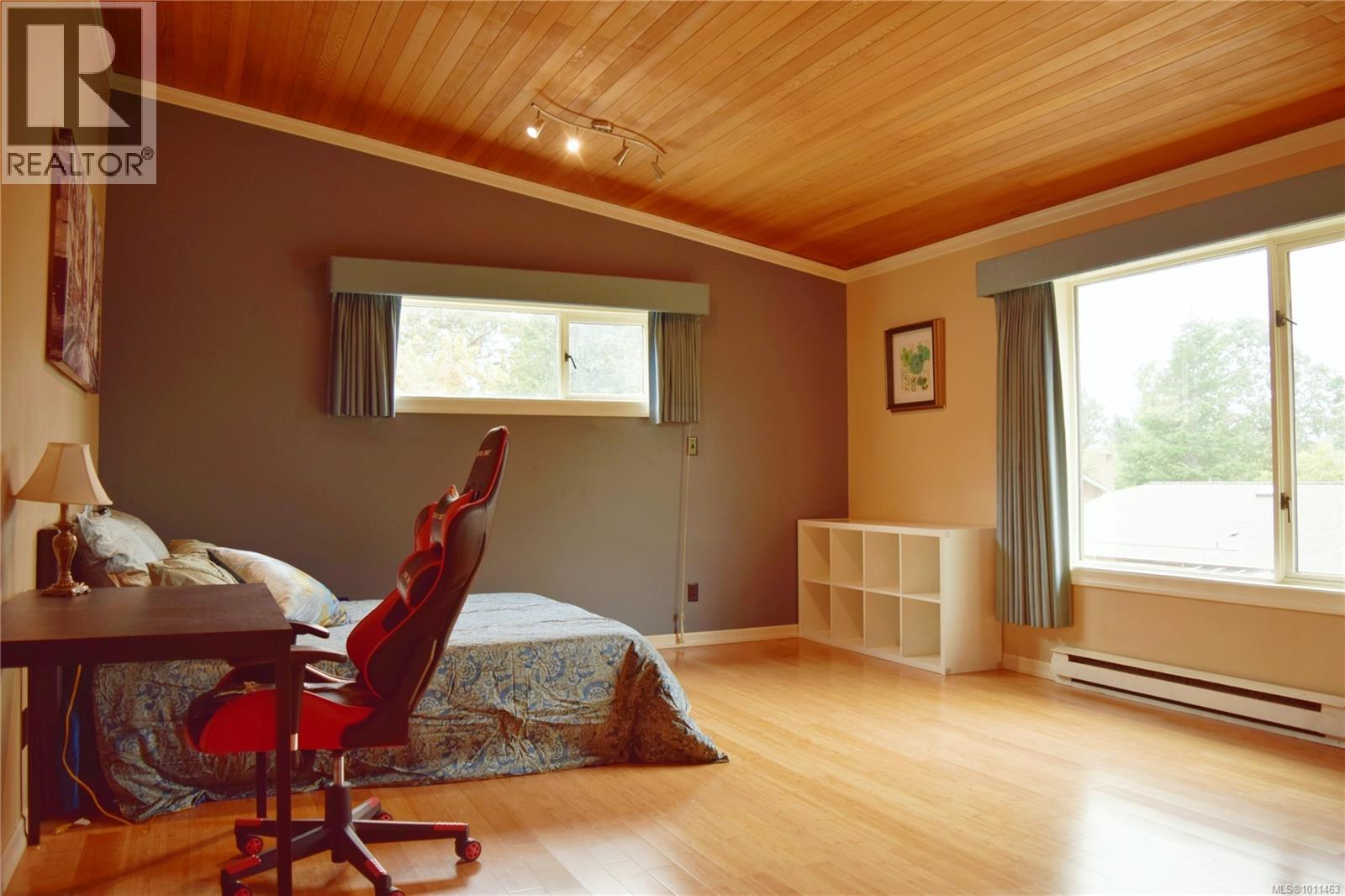 Photo 15 of 1568 Eric Rd, Saanich BC