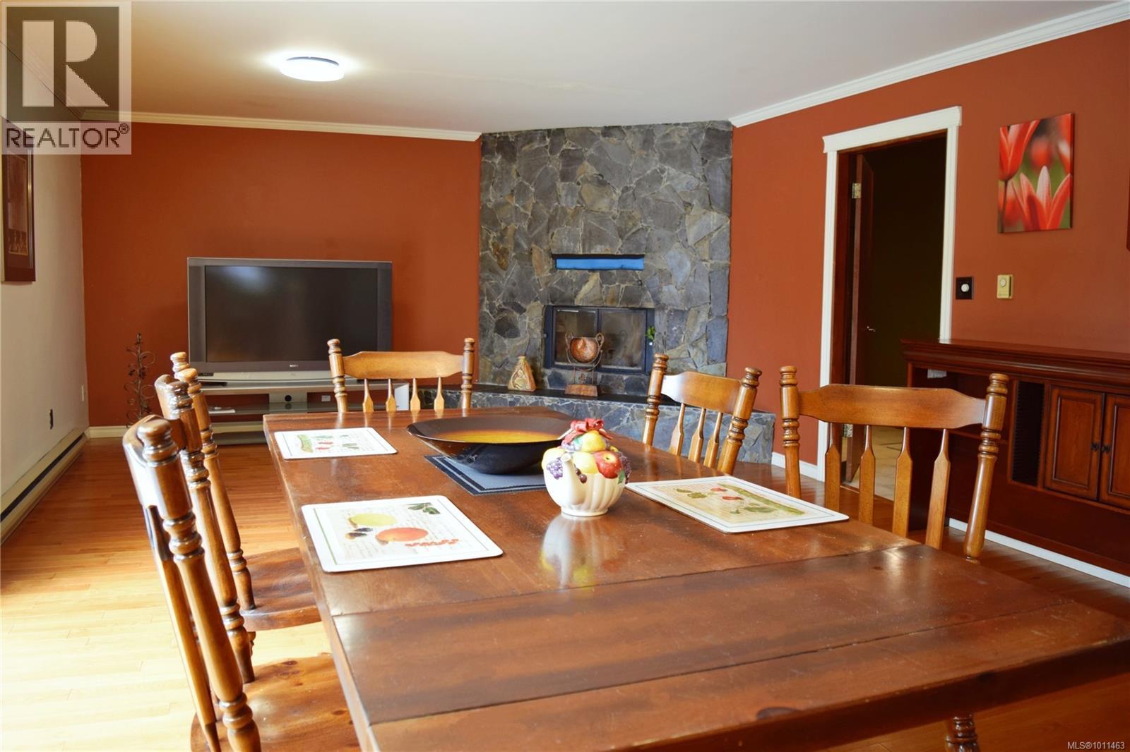 Photo 26 of 1568 Eric Rd, Saanich BC