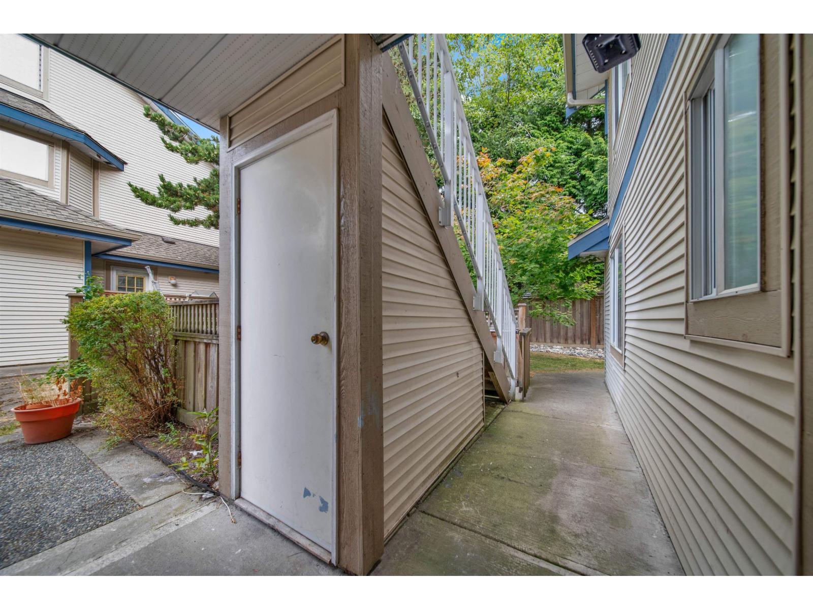Photo 4 of 127 7837 120 A Street, Surrey BC