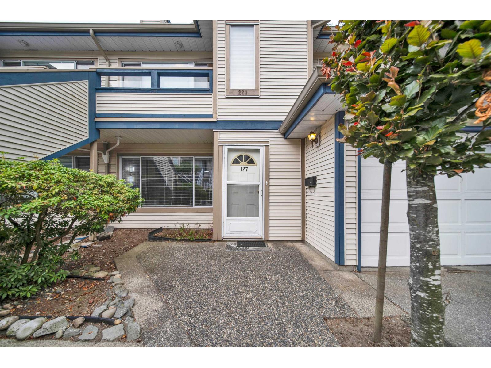 Photo 3 of 127 7837 120 A Street, Surrey BC