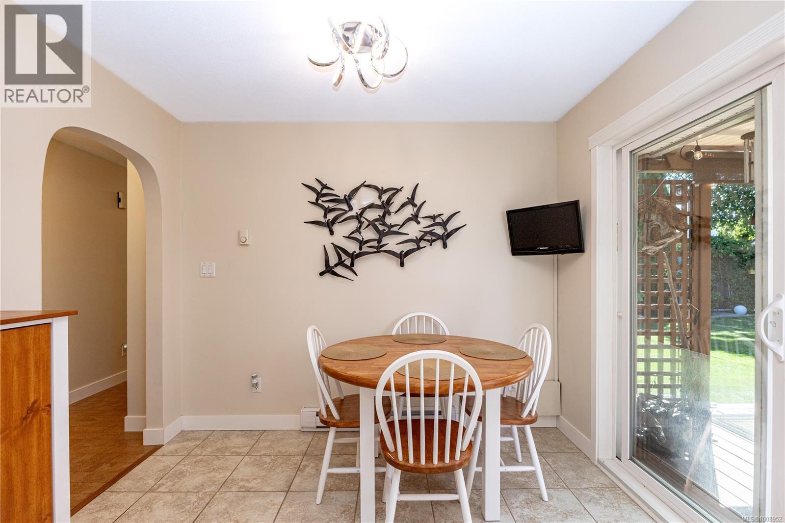 Photo 21 of 2726 Fairmile Rd, Campbell River BC