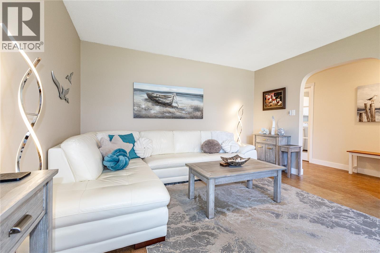 Photo 11 of 2726 Fairmile Rd, Campbell River BC