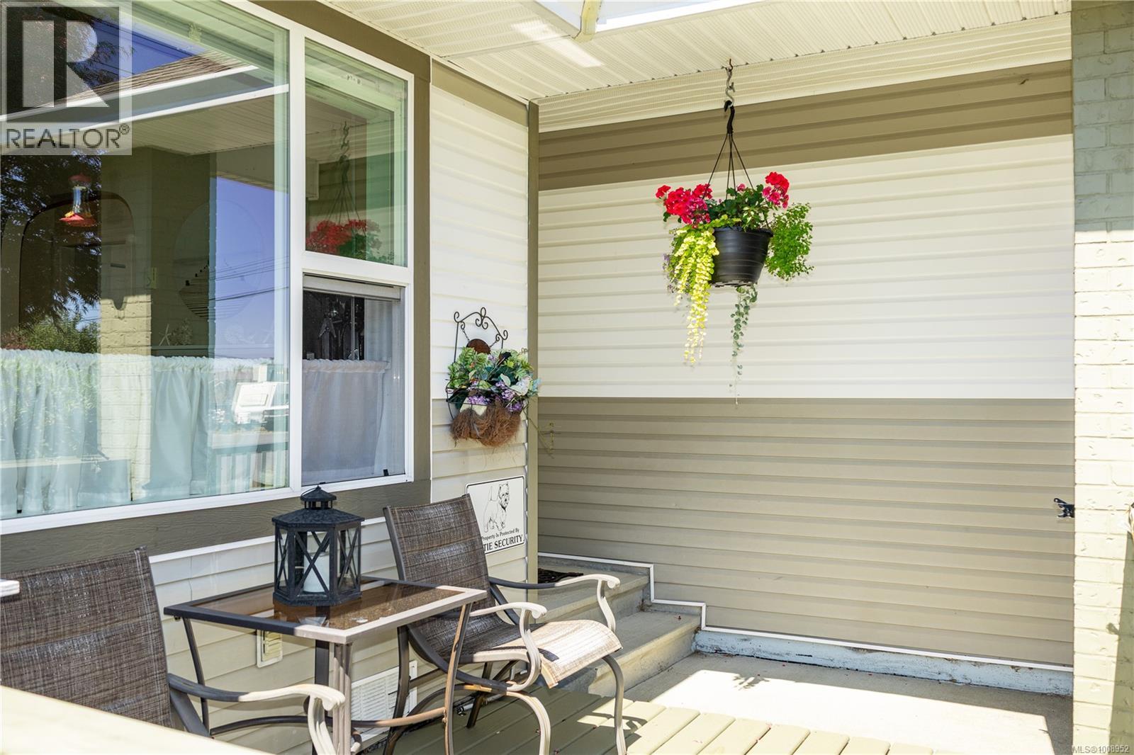 Photo 5 of 2726 Fairmile Rd, Campbell River BC