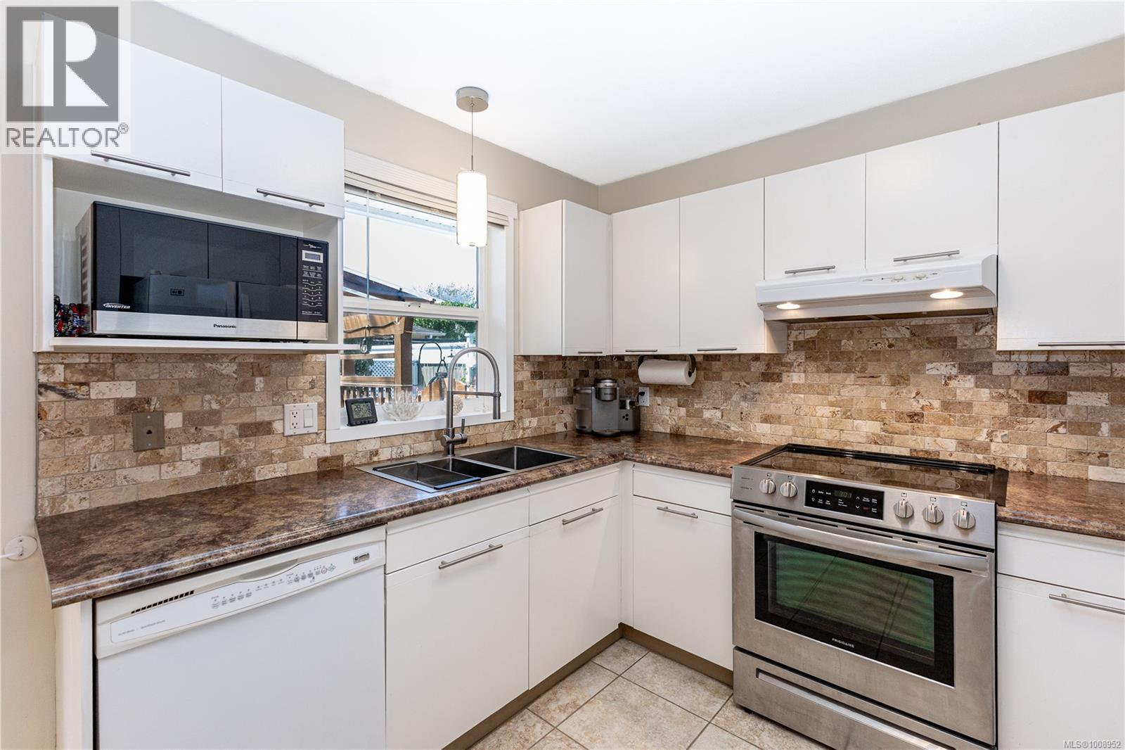 Photo 16 of 2726 Fairmile Rd, Campbell River BC