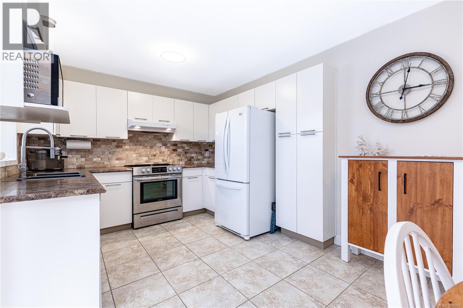 Photo 15 of 2726 Fairmile Rd, Campbell River BC