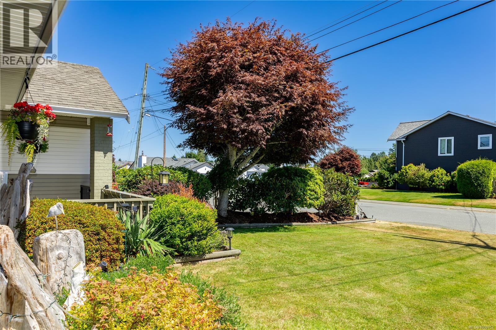 Photo 60 of 2726 Fairmile Rd, Campbell River BC