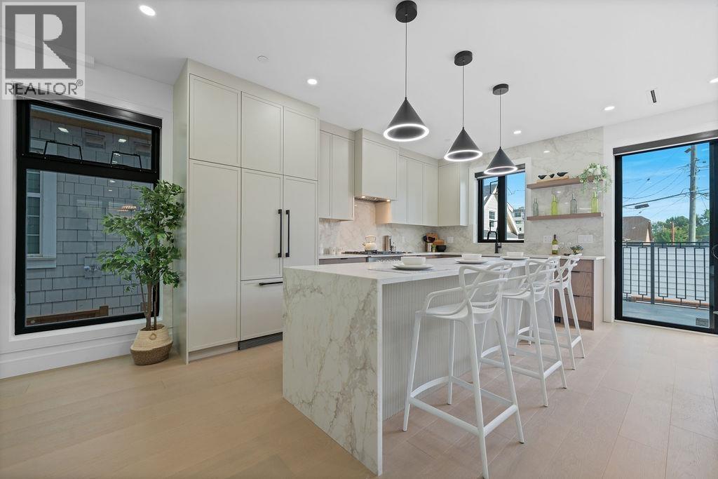 Photo 13 of 3 2282 E 8th Avenue, Vancouver BC