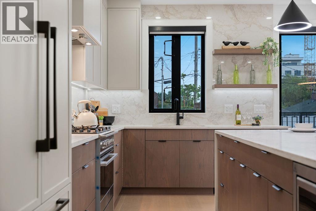 Photo 2 of 3 2282 E 8th Avenue, Vancouver BC