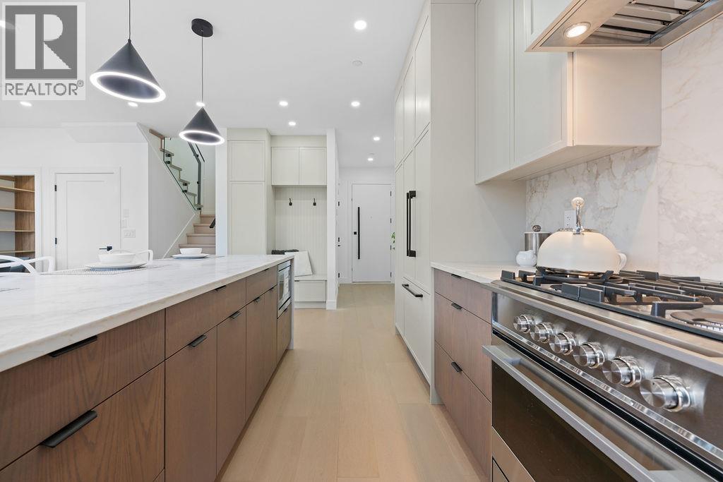 Photo 8 of 3 2282 E 8th Avenue, Vancouver BC