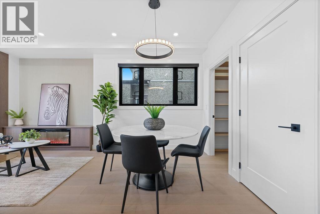 Photo 15 of 3 2282 E 8th Avenue, Vancouver BC