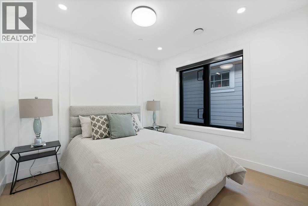 Photo 27 of 3 2282 E 8th Avenue, Vancouver BC