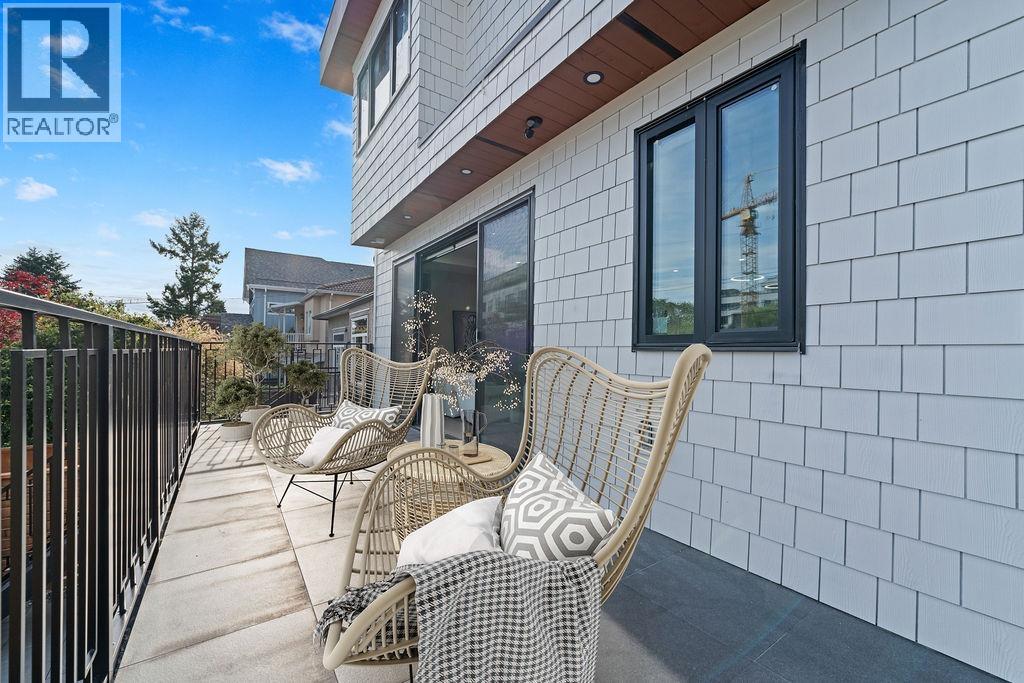 Photo 32 of 3 2282 E 8th Avenue, Vancouver BC