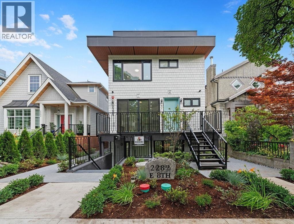 Photo 33 of 3 2282 E 8th Avenue, Vancouver BC