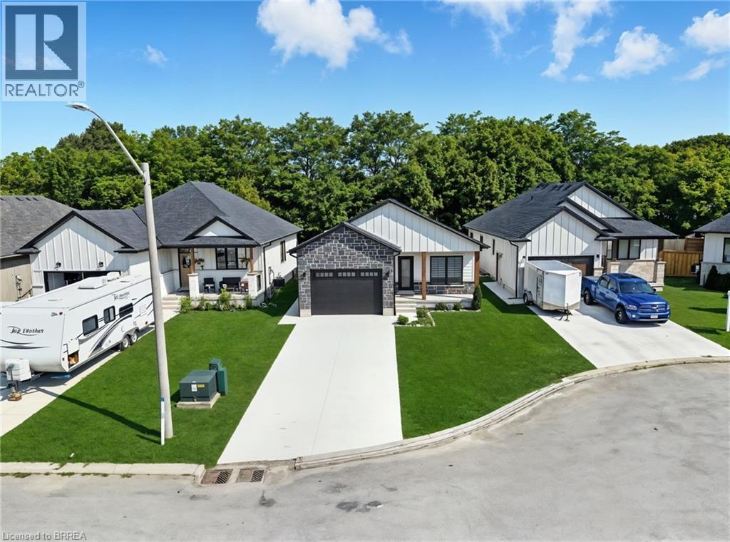 Photo 4 of 7 Macneil Court, Port Burwell ON