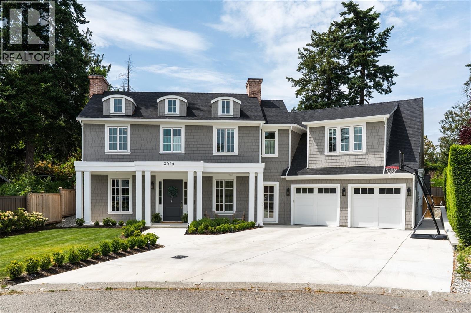  3950 Sequoia Place, Saanich