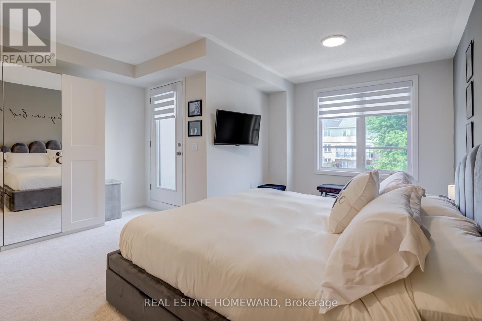 Photo 7 of 12 40 Baynes Way, Bradford West Gwillimbury ON