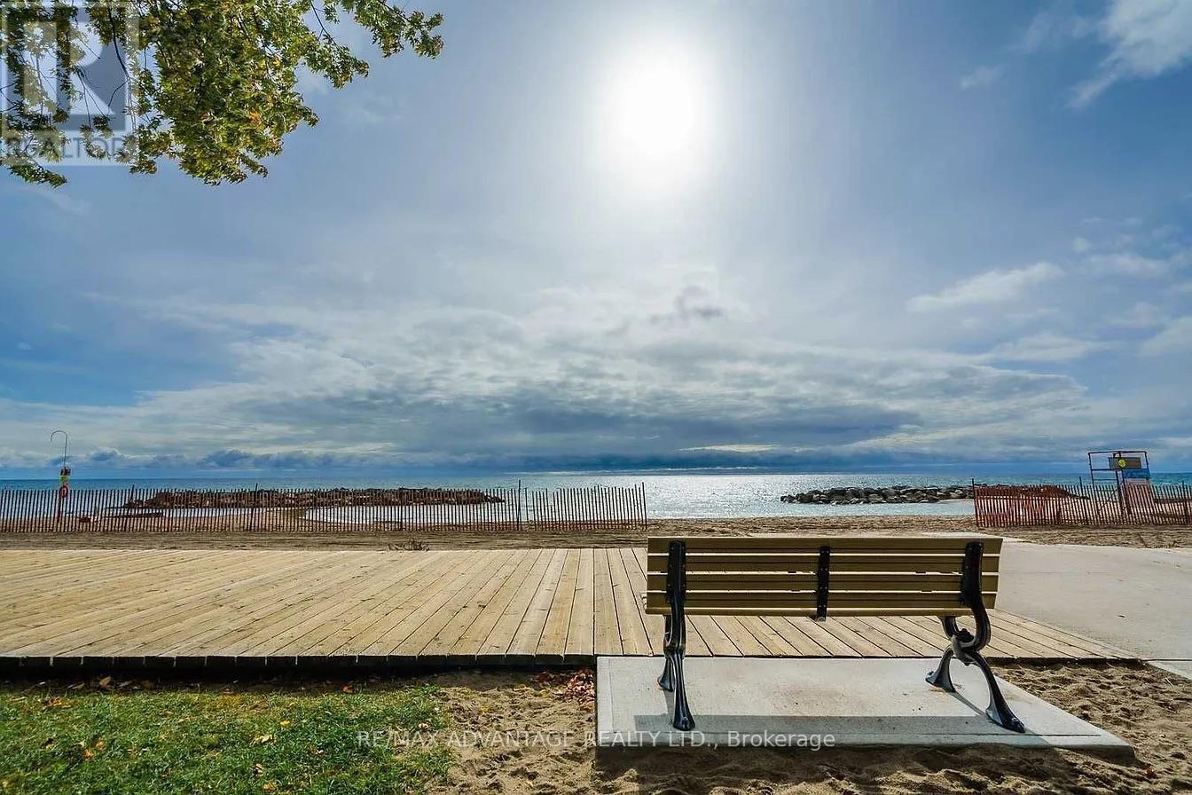 Photo 19 of 108 Hubbard Boulevard, Toronto ON