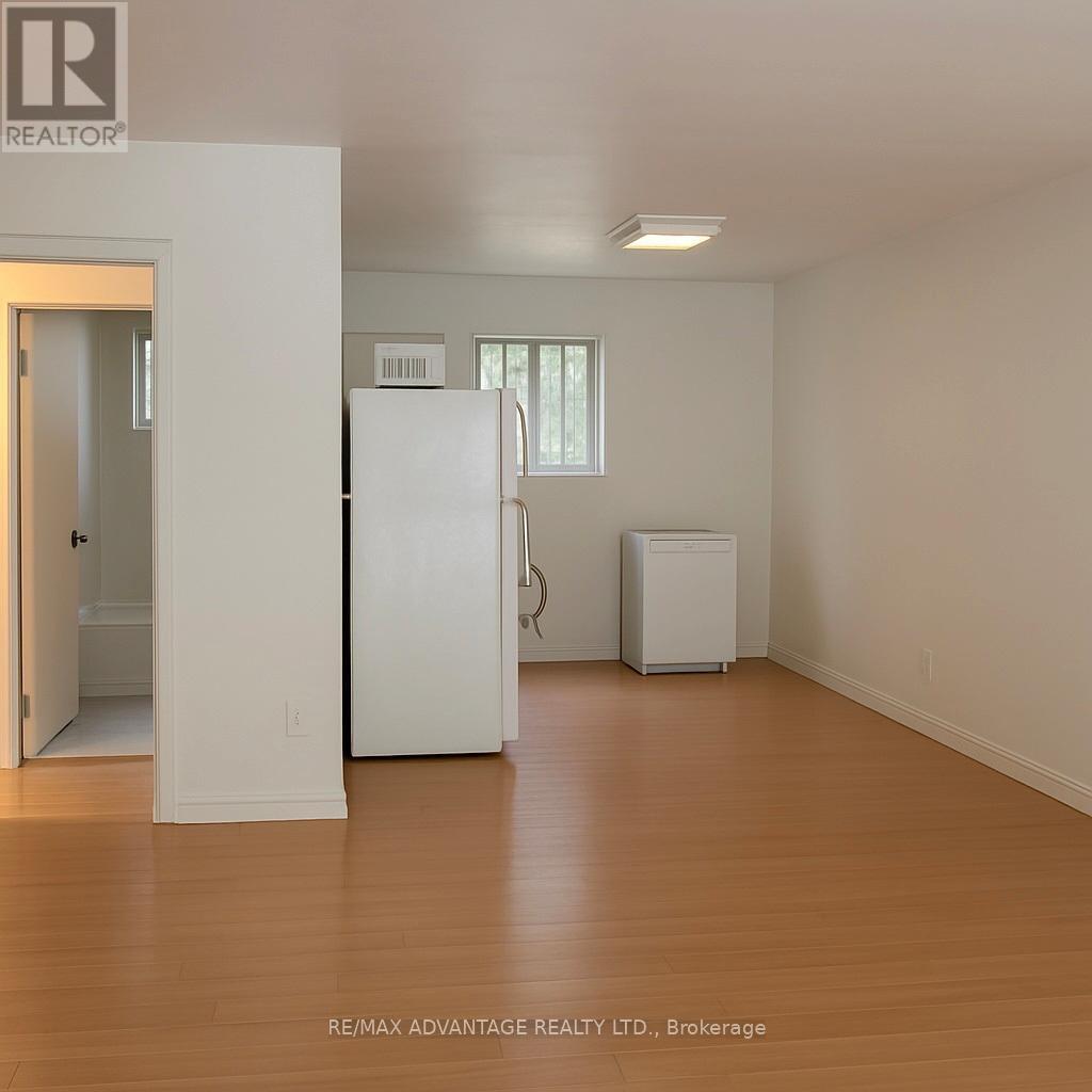 Photo 34 of 106 Hubbard Boulevard, Toronto ON