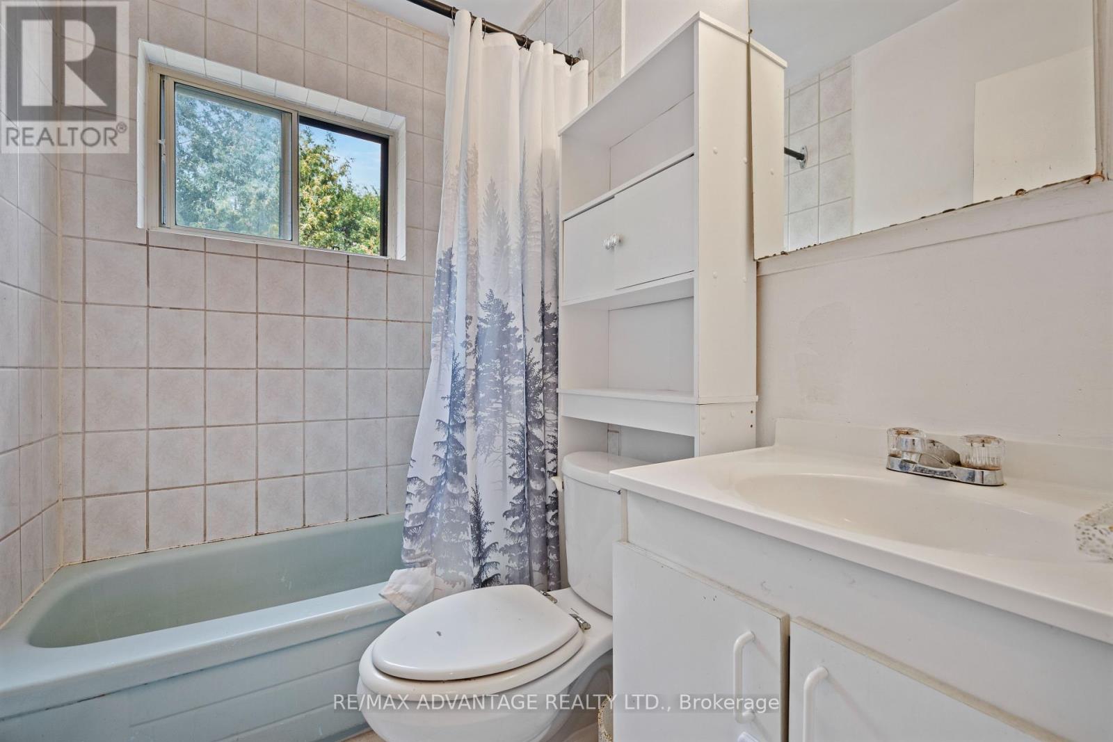 Photo 27 of 106 Hubbard Boulevard, Toronto ON