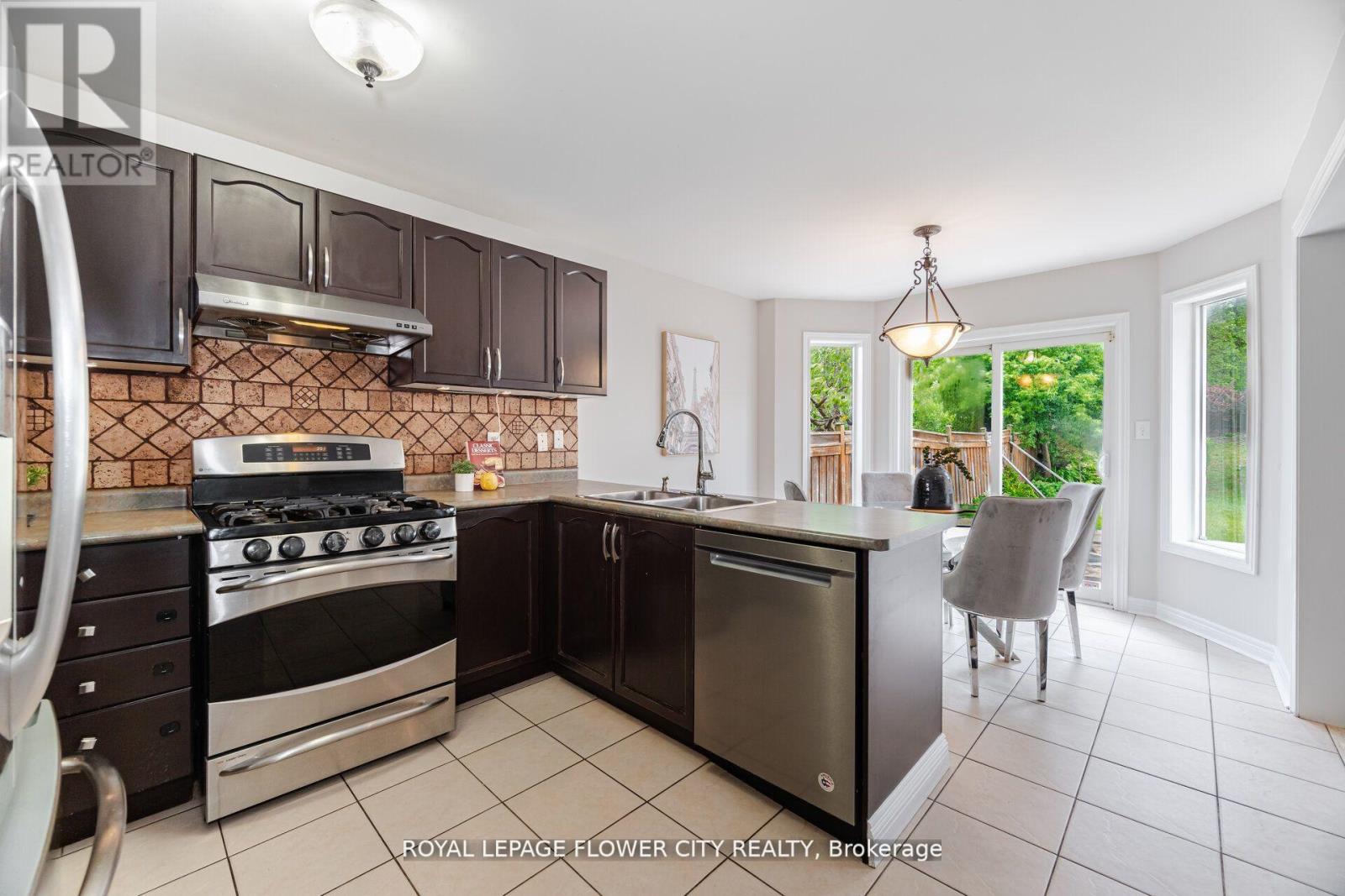 Photo 9 of 61 Headwater Road, Caledon ON