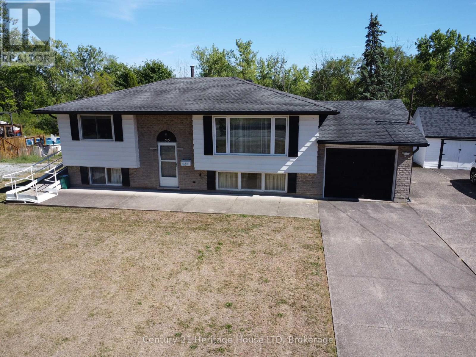 Photo 2 of 310 Albany Street, Fort Erie ON
