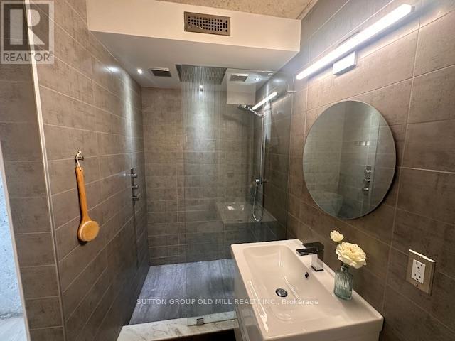 Photo 23 of 211 456 College Street, Toronto ON