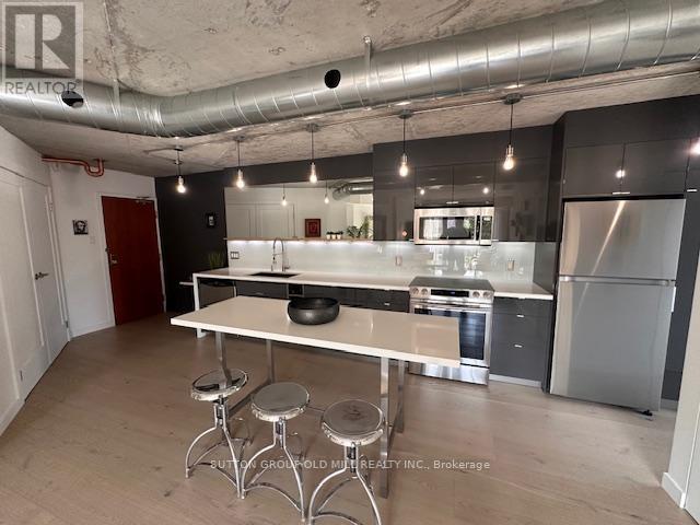 Photo 7 of 211 456 College Street, Toronto ON