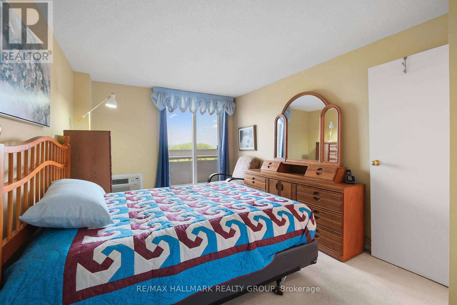 Photo 18 of 602 1081 Ambleside Drive, Ottawa ON