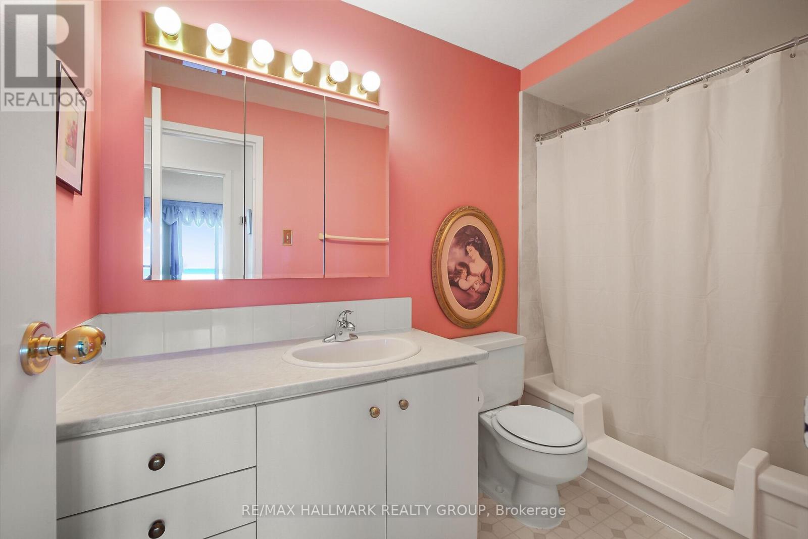 Photo 21 of 602 1081 Ambleside Drive, Ottawa ON
