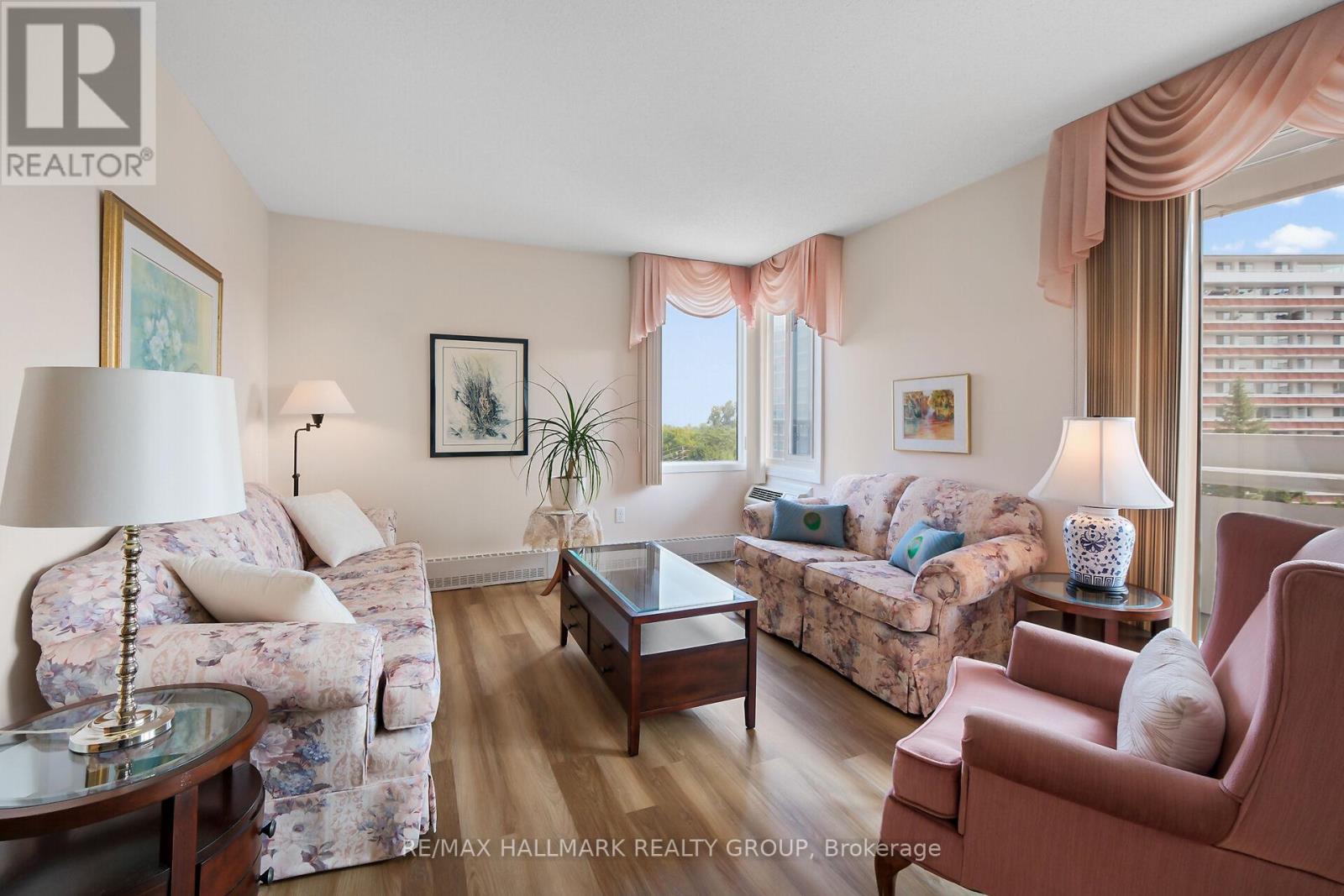 Photo 9 of 602 1081 Ambleside Drive, Ottawa ON