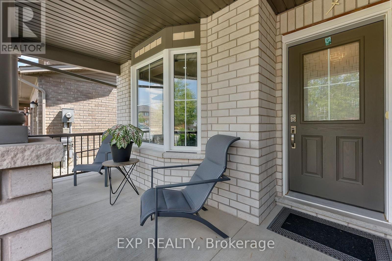 Photo 4 of 10 Riley Avenue, Pelham ON